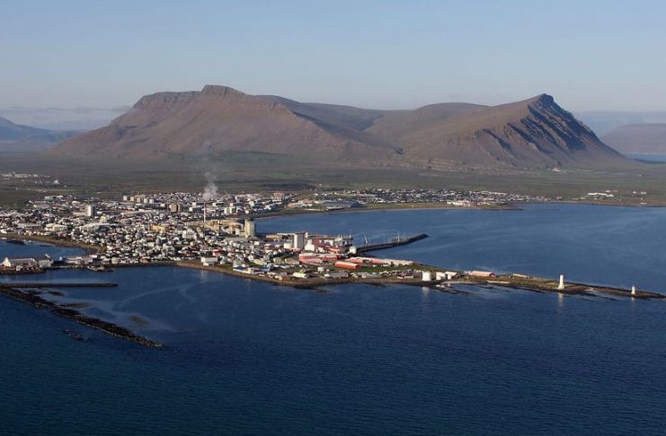 Sjötug kona á Akranesi úrskurðað í gæsluvarðhald grunuð um að hafa reynt að drepa tengdason sinn