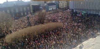 Þúsundir mótmæla á Austurvelli