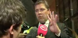 Grjóthart viðtal við Bjarna Ben á franskri sjónvarpsstöð slær í gegn
