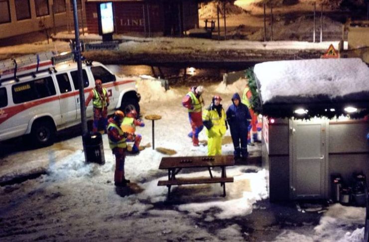 Snæbjörn stendur vaktina í storminum