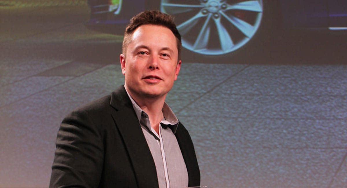 Elon Musk segir ungu fólki að einbeita sér að verkfræði eða listum: „Gervigreind mun gera flest störf tilgangslaus“