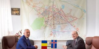 Rúmenskir embættismenn eiga í vandræðum með þjóðfána Evrópuríkja: íslenski fáninn miðpunktur enn eins klúðursins