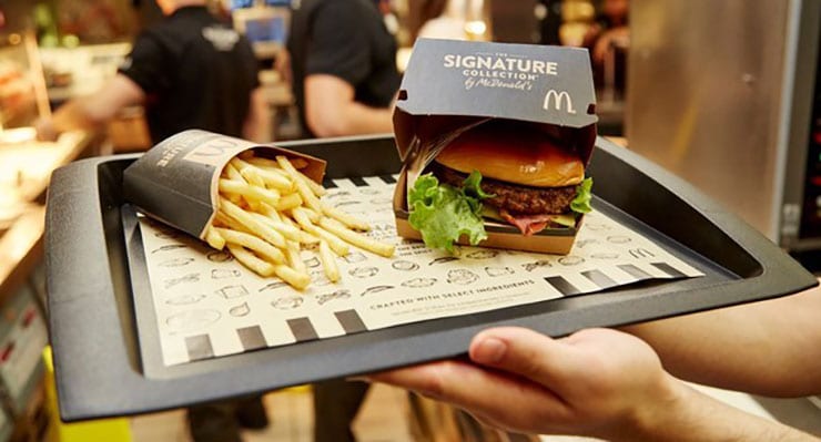 Þjónað til borðs á McDonalds