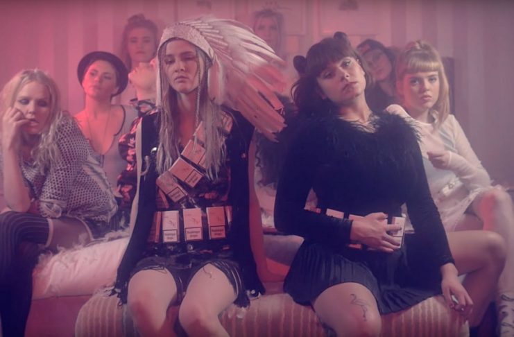 „Erum forvitnar að sjá hversu marga við getum fengið til að labba út á Hróarskeldu“