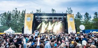 Setja upp sportbar á tónlistarhátíðinni Secret Solstice