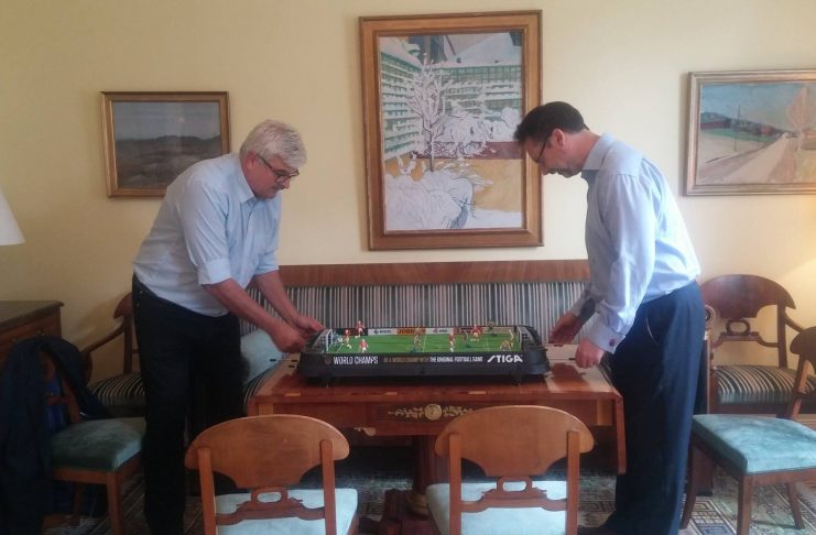 Sendiherrar sameinast í bróðerni yfir landsleik Svíþjóðar og Englands