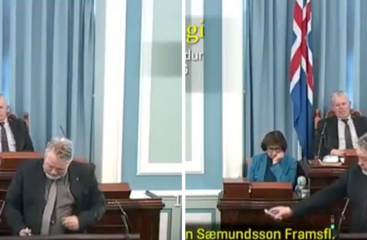 Þorsteinn Sæmundsson í vandræðum með að slökkva á símanum á Alþingi