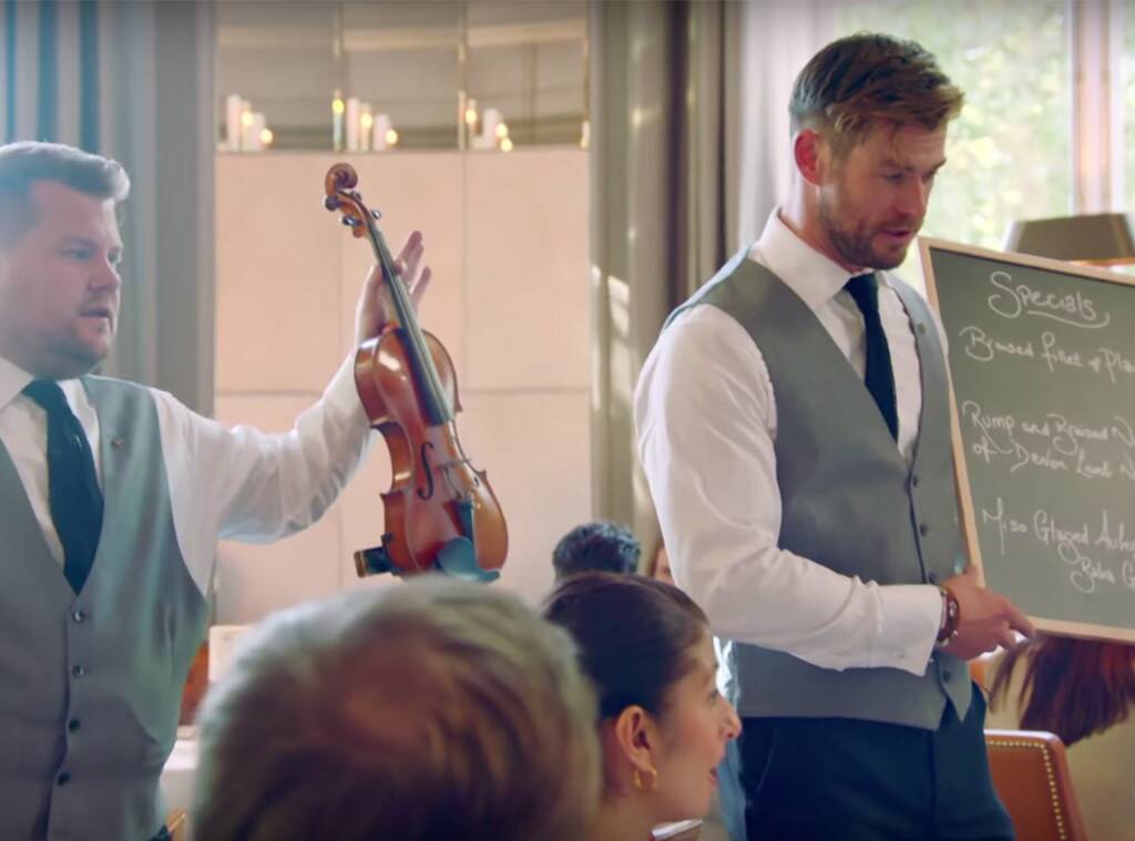 James Corden og Chris Hemsworth kepptu um hvor væri betri þjónn - Sjáðu myndbandið