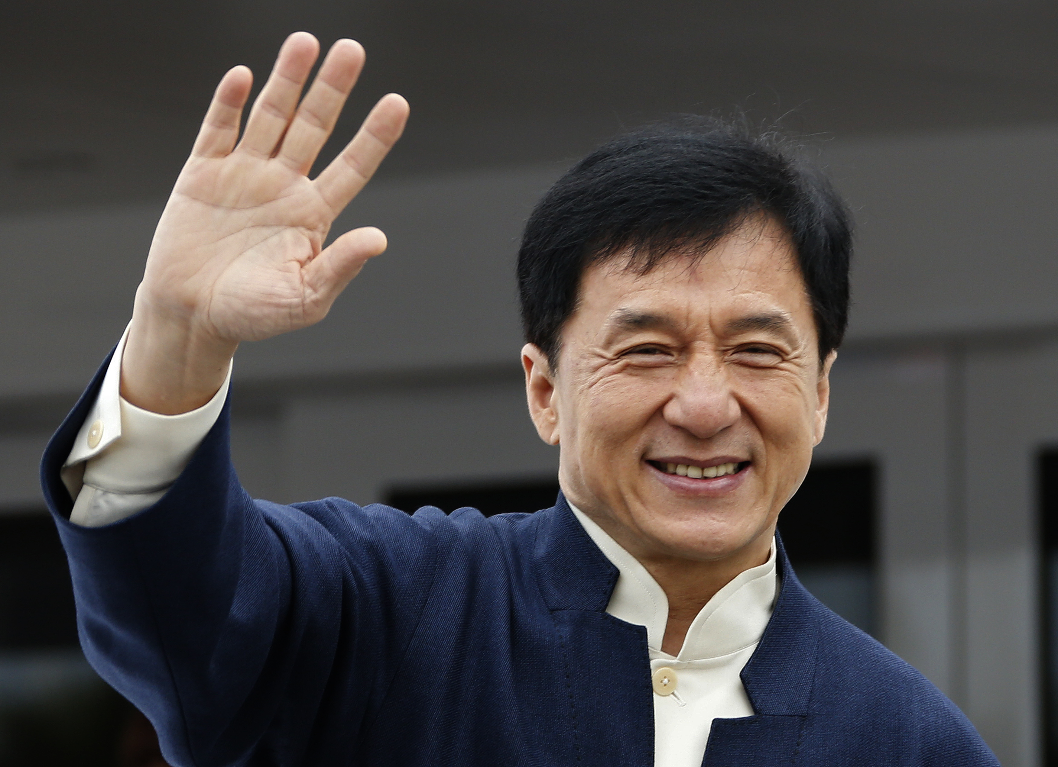 Jackie Chan útskýrir afhverju hann gerir BÍÓMYNDIR! - Það er ekki útaf peningunum!