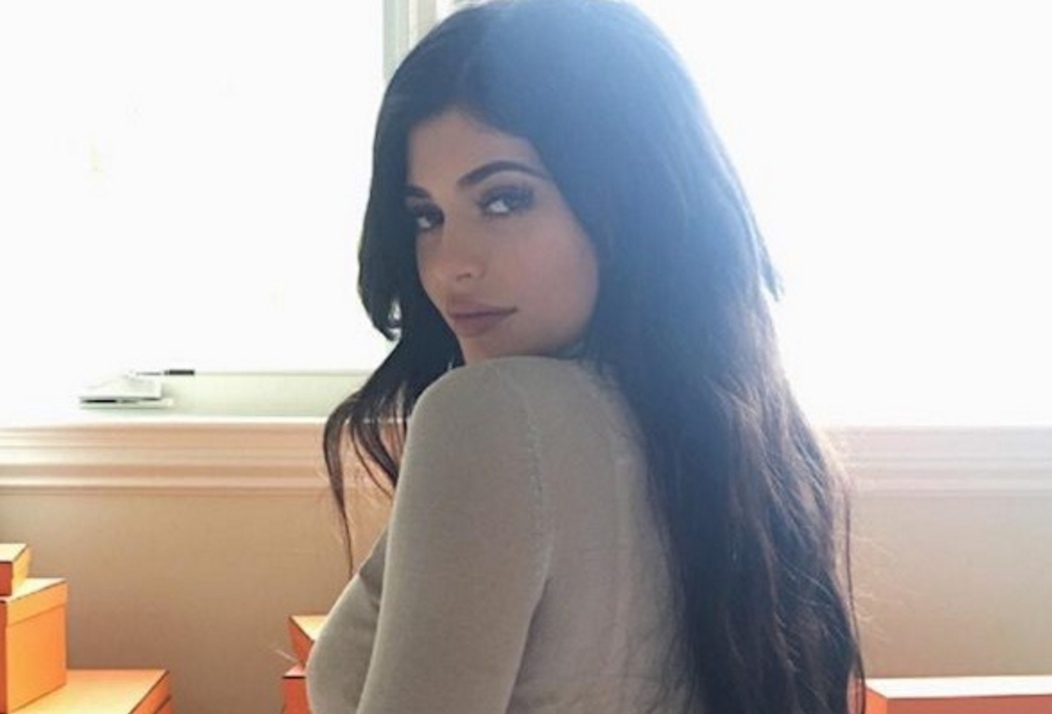 Internetið heldur að Kylie Jenner hafi fótósjoppað þessa mynd af rassinum á sér