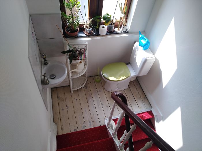 The 'Bathroom' In My Airbnb Will 100% Result In Shitty Encounters With The Host