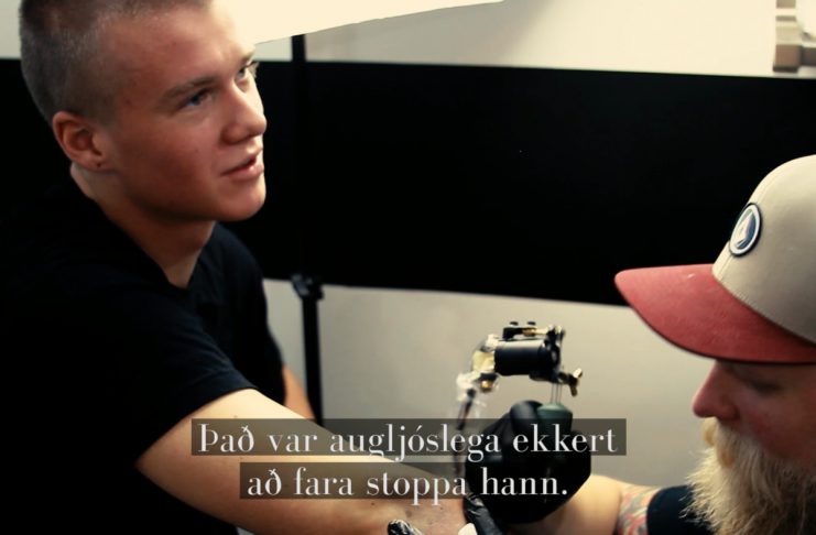 Birnir fær sér tattú til heiðurs móður sinni – SKE slæst í för (myndband)