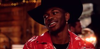 Lil Nas X flytur lagið "Old Town Road" hjá Desus & Mero
