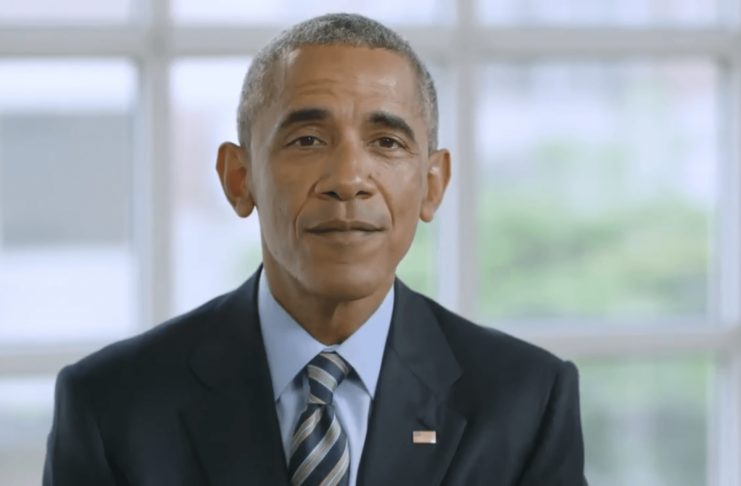 Obama vegsamar Jay-Z við innvígslu rapparans í frægðarhöll lagasmiða (myndband)