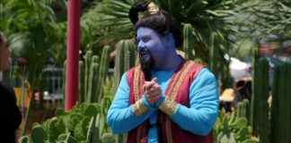 Crosswalk the Musical Aladdin með Will Smith Naomi Scott og Mena Massoud - Nútíminn