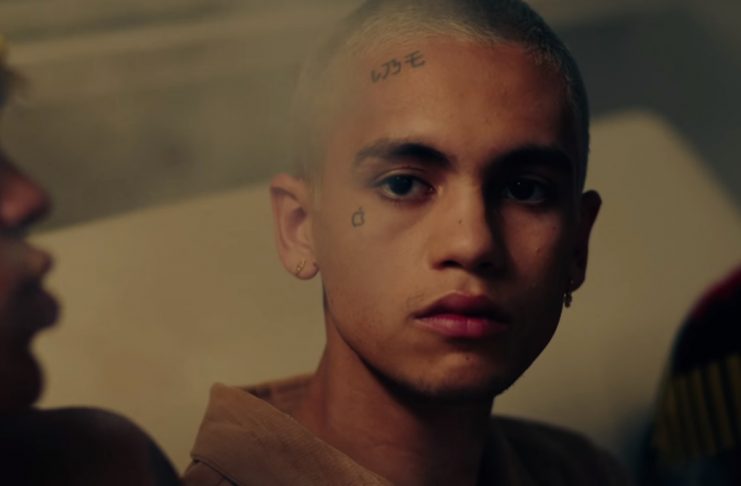 „Þokukennd framtíð popptónlistarinnar holdi klædd.“—Dominic Fike gefur út myndband við 